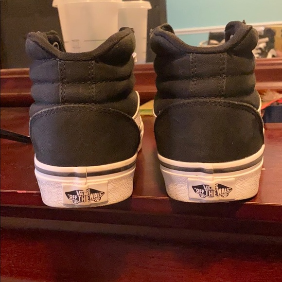 Vans - Picture 2 of 4